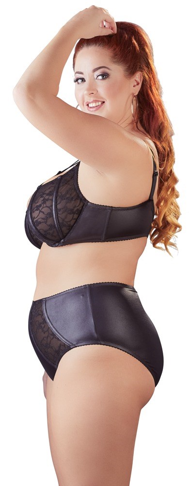 Sophisticated Plussize Underwired Bra and Brief