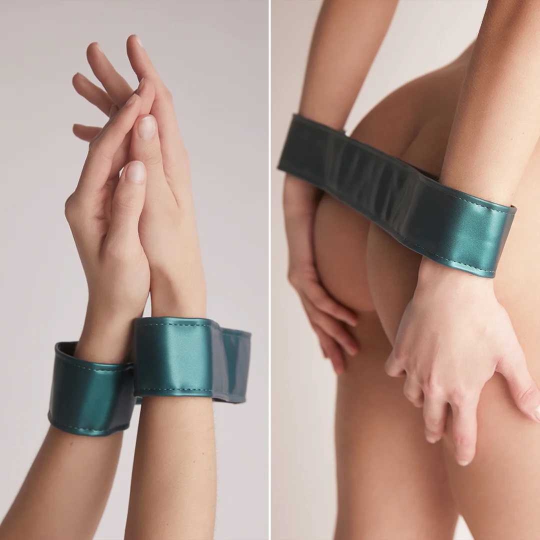LEATHERETTE HARNESS CURIOUS - Metallic Green