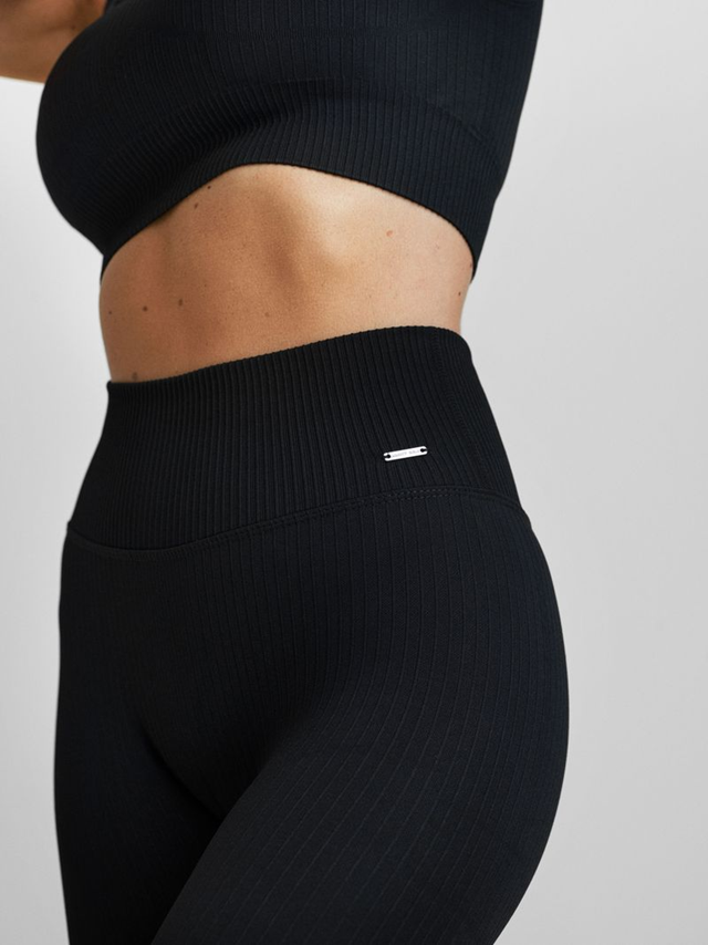 Mighty Solo Seamless Black Tights