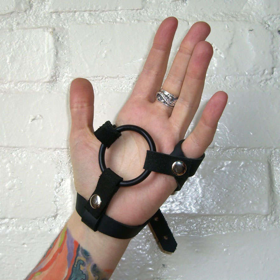 5 Finger Harness Black - Left | SEXLEKSAKER - MEST FÖR PARLEKAR - Strap-ons | Intimast