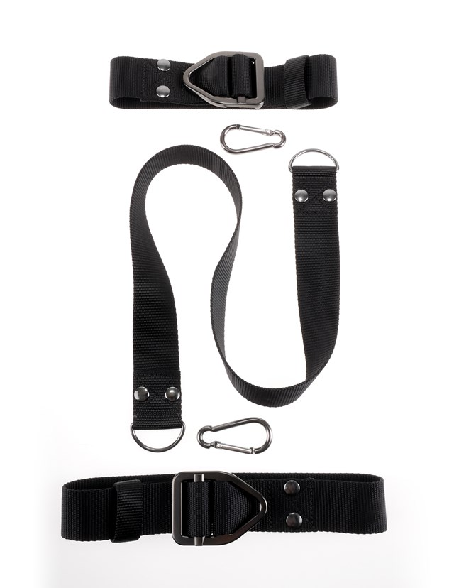 COMMAND Deluxe Cuff Set